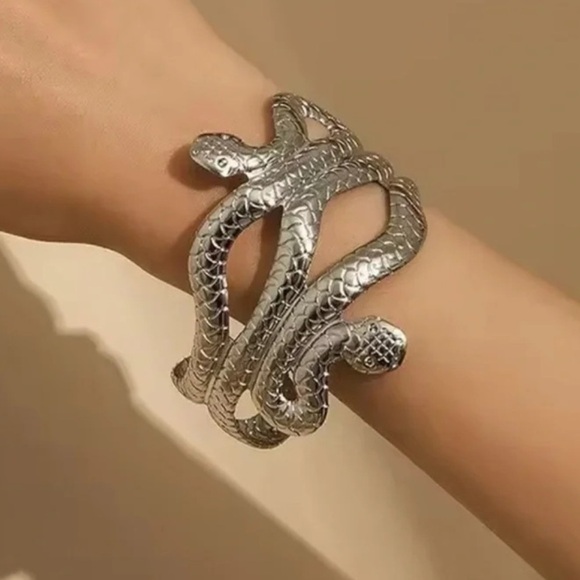 Serpenti Silver Snake Arm Bracelet - Picture 5 of 6
